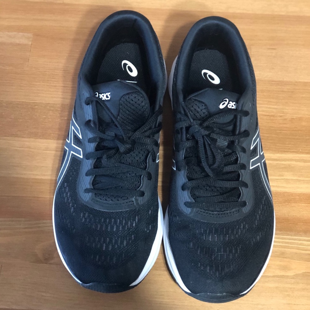 ASICS mens 9.5 Gel Excite 6